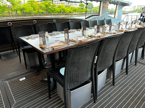 クインビーエムセブンの座席